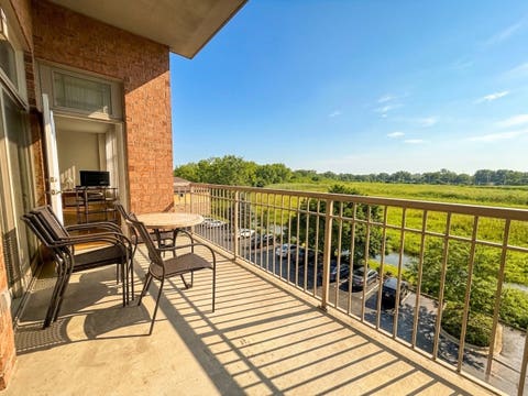 Tiny photo for 40 PRAIRIE PARK Drive #308, Wheeling, IL 60090 (MLS # 12729569)