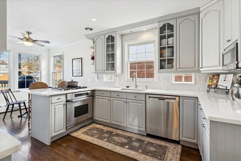 Tiny photo for 6770 N Keota Avenue, Chicago, IL 60646 (MLS # 12530634)