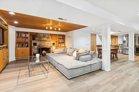 Tiny photo for 6770 N Keota Avenue, Chicago, IL 60646 (MLS # 12530634)