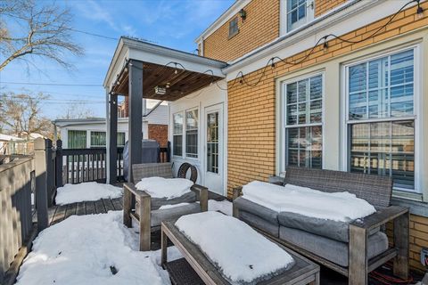 Tiny photo for 6770 N Keota Avenue, Chicago, IL 60646 (MLS # 12530634)