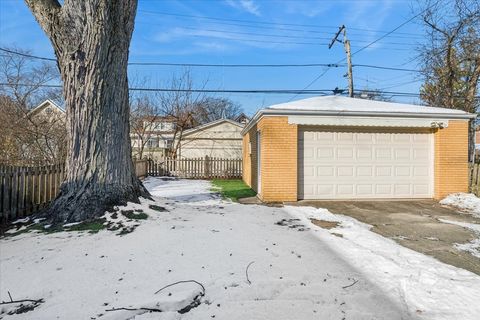 Tiny photo for 6770 N Keota Avenue, Chicago, IL 60646 (MLS # 12530634)