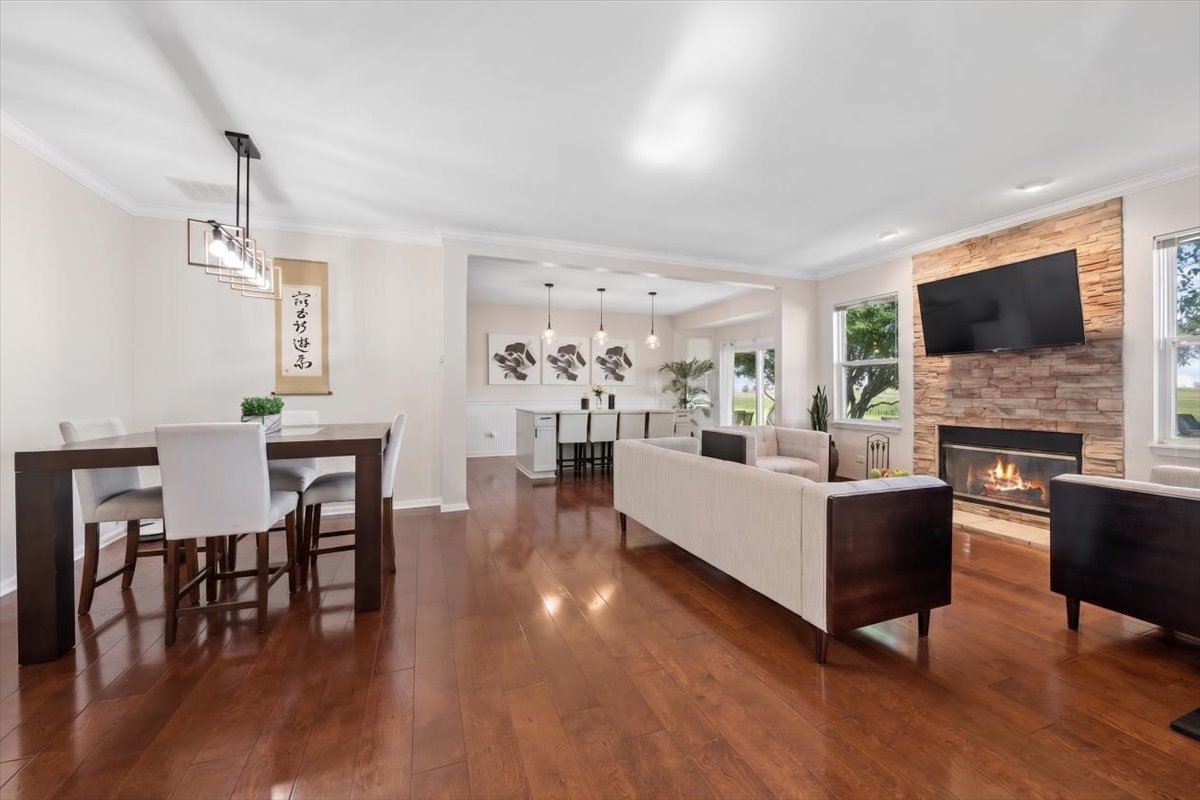 21102 W Cypress Court