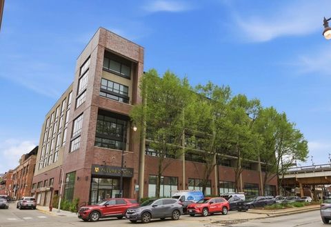 Photo of 3946 N Ravenswood Avenue #505, Chicago, IL 60613 (MLS # 12614946)