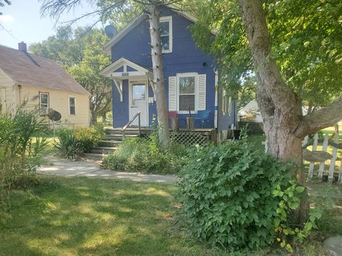 Tiny photo for 322 N Peoria Street, Gilman, IL 60938 (MLS # 12469804)