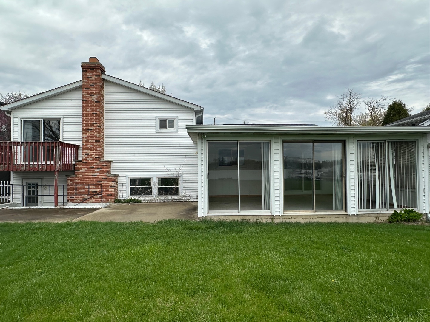 1723 E Grand Avenue