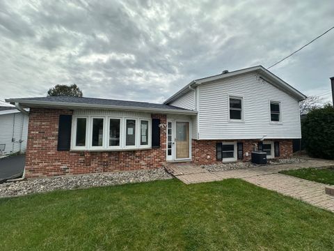 1723 E Grand Avenue Lindenhurst IL 60046