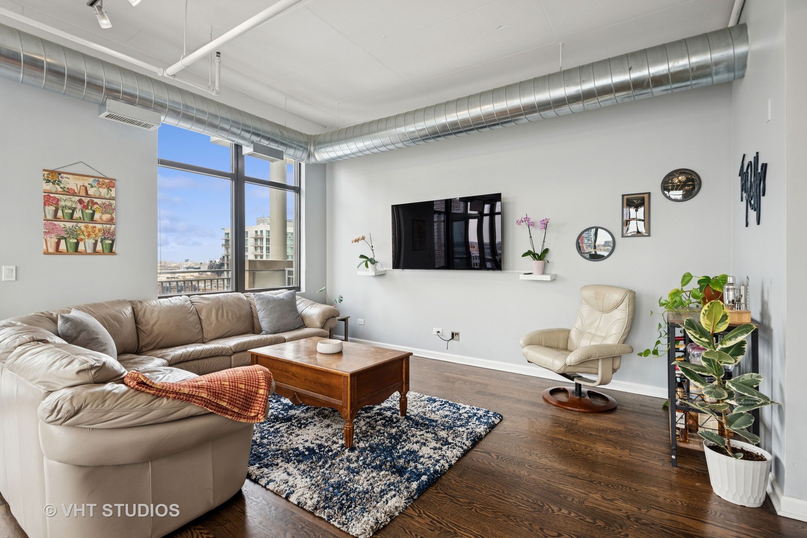 212 E CULLERTON Street PH06