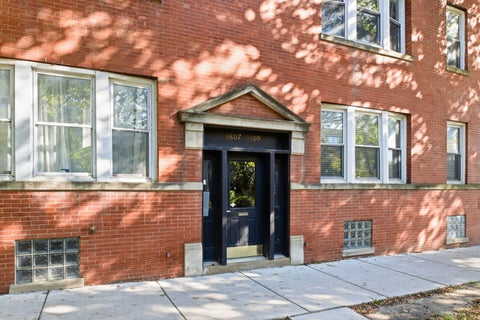 Tiny photo for 3809 N Ravenswood Avenue #2, Chicago, IL 60613 (MLS # 12779749)
