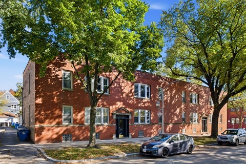 Tiny photo for 3809 N Ravenswood Avenue #2, Chicago, IL 60613 (MLS # 12779749)
