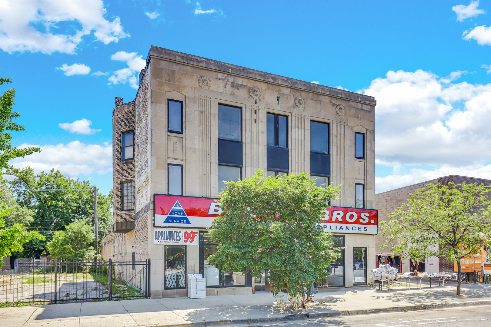 4231 W Madison Street