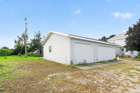 Tiny photo for 1112 N 33rd Road, Utica, IL 61373 (MLS # 12733696)