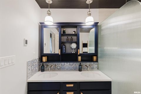 Tiny photo for 1502 NAGEL Drive, Marion, IL 62959 (MLS # QC4269704)