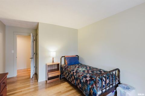 Tiny photo for 1502 NAGEL Drive, Marion, IL 62959 (MLS # QC4269704)