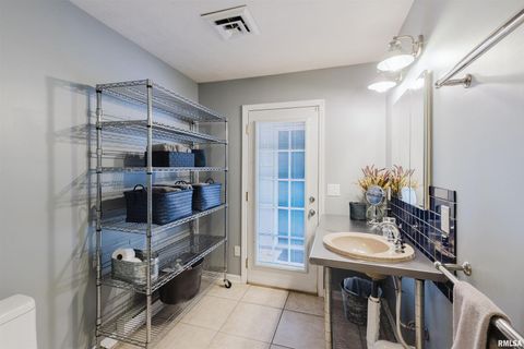 Tiny photo for 1502 NAGEL Drive, Marion, IL 62959 (MLS # QC4269704)