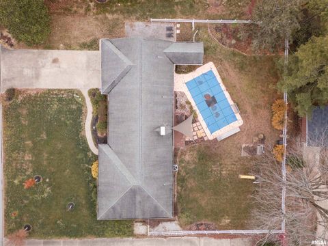 Tiny photo for 1502 NAGEL Drive, Marion, IL 62959 (MLS # QC4269704)