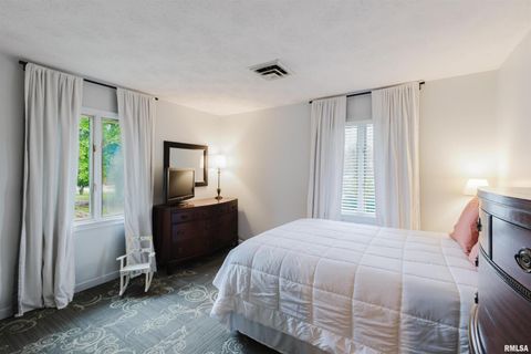 Tiny photo for 1502 NAGEL Drive, Marion, IL 62959 (MLS # QC4269704)