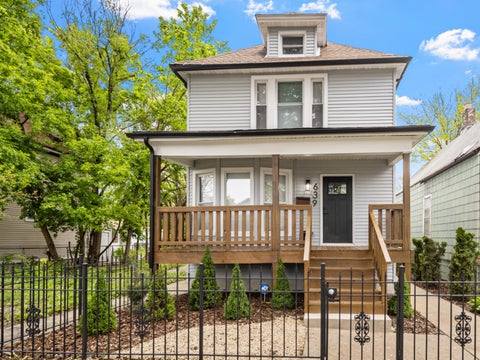 Photo of 639 N Leamington Avenue, Chicago, IL 60644 (MLS # 12672982)