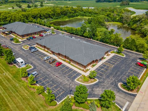 170 N Lakewood Road Lake In The Hills IL 60156