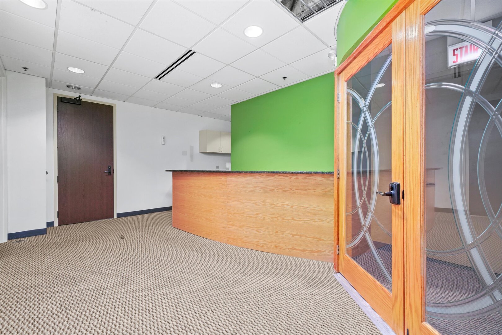 211 W Wacker Drive 1610