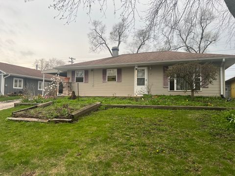 Photo of 12 Evergreen Lane, Carpentersville, IL 60110 (MLS # 12620285)