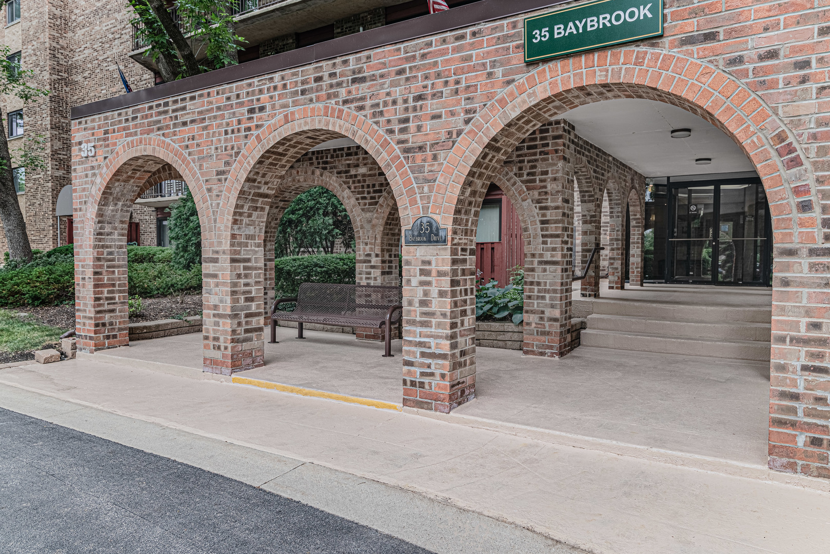 35 S Baybrook Drive 610
