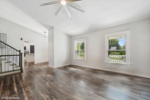 Tiny photo for 516 W Weathersfield Way, Schaumburg, IL 60193 (MLS # 12475053)