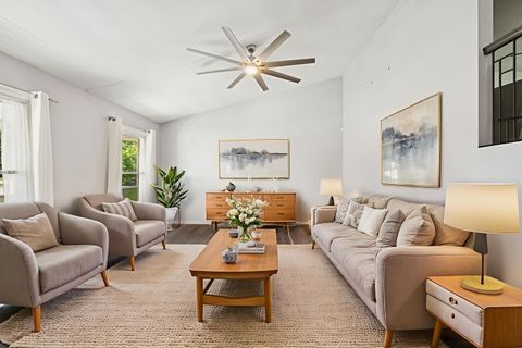 Tiny photo for 516 W Weathersfield Way, Schaumburg, IL 60193 (MLS # 12475053)