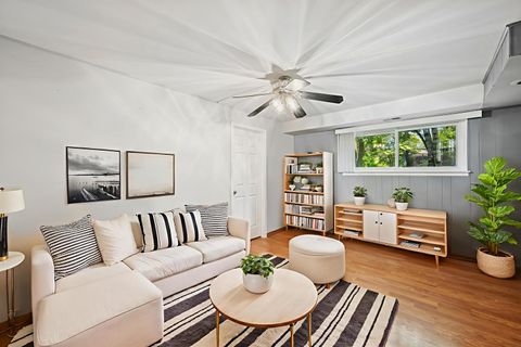 Tiny photo for 516 W Weathersfield Way, Schaumburg, IL 60193 (MLS # 12475053)