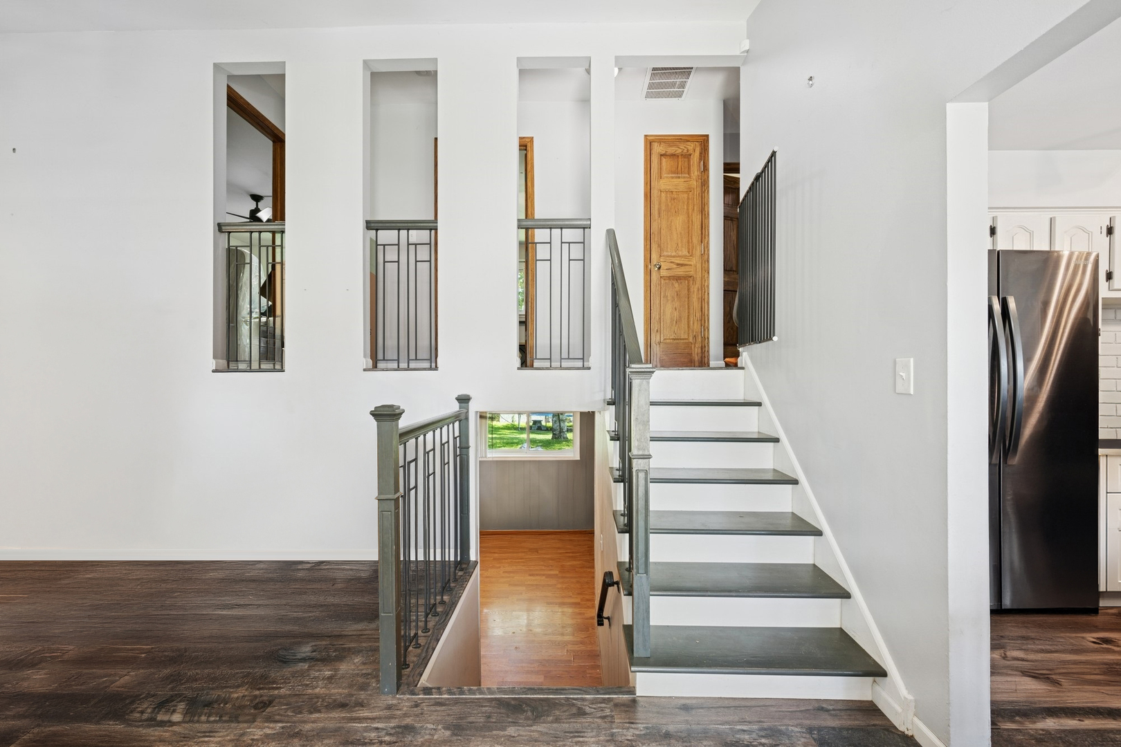 516 W Weathersfield Way