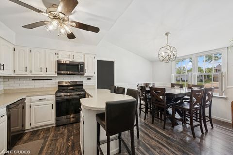 Tiny photo for 516 W Weathersfield Way, Schaumburg, IL 60193 (MLS # 12475053)