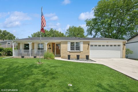 Photo of 516 W Weathersfield Way, Schaumburg, IL 60193 (MLS # 12475053)