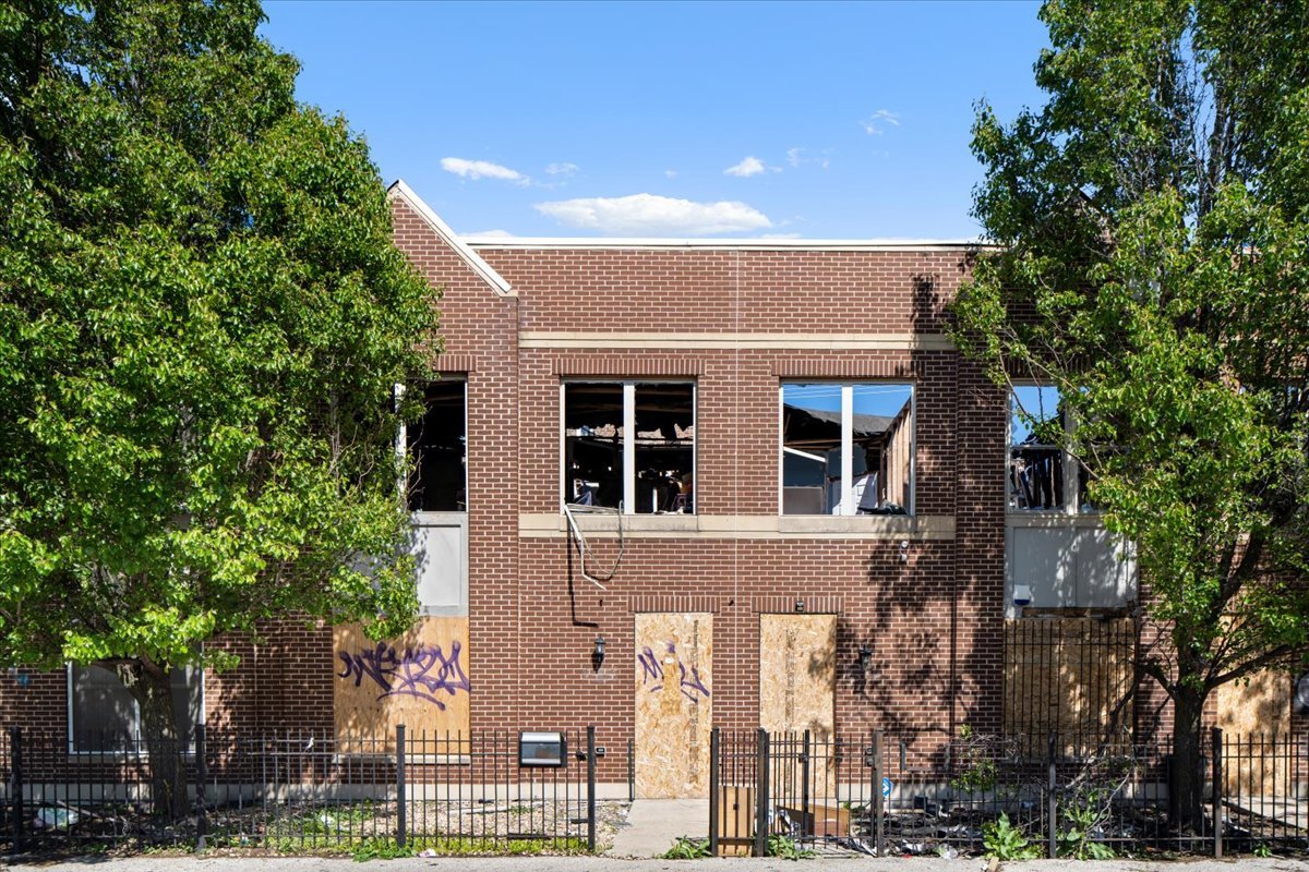 3149 W Lexington Street 4