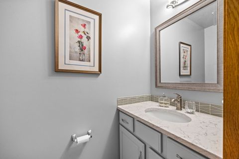 Tiny photo for 20W505 Elizabeth Street, Downers Grove, IL 60516 (MLS # 12577724)