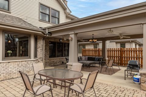 Tiny photo for 20W505 Elizabeth Street, Downers Grove, IL 60516 (MLS # 12577724)