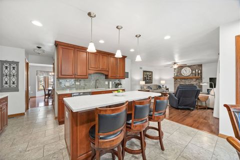 Tiny photo for 20W505 Elizabeth Street, Downers Grove, IL 60516 (MLS # 12577724)