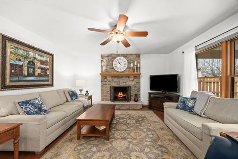 Tiny photo for 20W505 Elizabeth Street, Downers Grove, IL 60516 (MLS # 12577724)