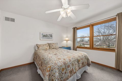 Tiny photo for 20W505 Elizabeth Street, Downers Grove, IL 60516 (MLS # 12577724)