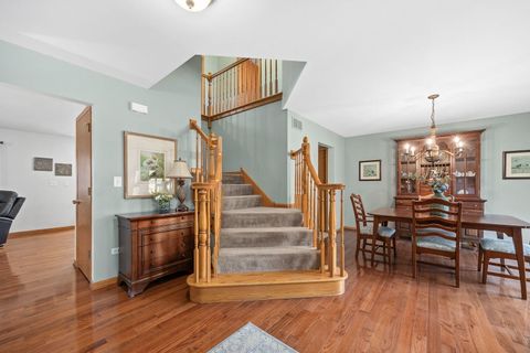 Tiny photo for 20W505 Elizabeth Street, Downers Grove, IL 60516 (MLS # 12577724)