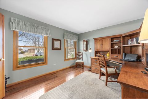 Tiny photo for 20W505 Elizabeth Street, Downers Grove, IL 60516 (MLS # 12577724)