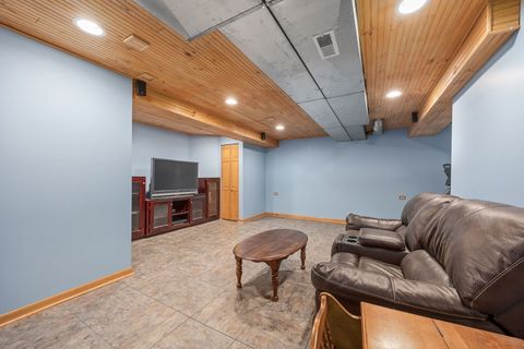 Tiny photo for 20W505 Elizabeth Street, Downers Grove, IL 60516 (MLS # 12577724)