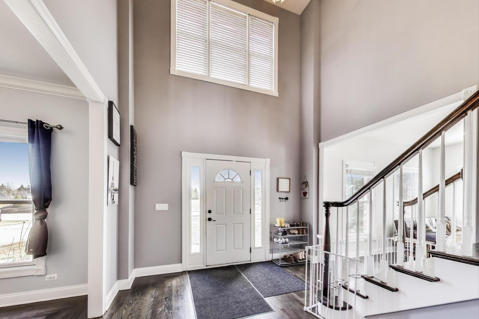 1707 Vivian Way Court