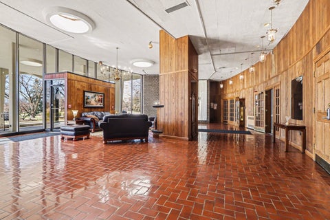 Tiny photo for 20 N Tower Road #4C, Oak Brook, IL 60523 (MLS # 12659084)