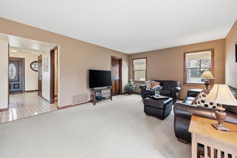 Tiny photo for 615 Newberry Drive, Elk Grove Village, IL 60007 (MLS # 12559854)