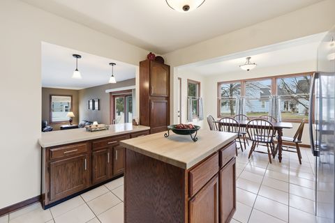 Tiny photo for 615 Newberry Drive, Elk Grove Village, IL 60007 (MLS # 12559854)