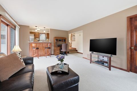 Tiny photo for 615 Newberry Drive, Elk Grove Village, IL 60007 (MLS # 12559854)