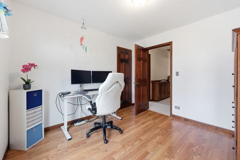 Tiny photo for 615 Newberry Drive, Elk Grove Village, IL 60007 (MLS # 12559854)