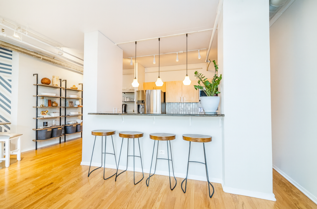 700 W Van Buren Street 801