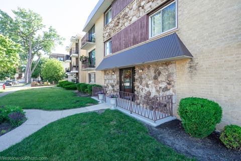 Tiny photo for 915 Graceland Avenue #1C, Des Plaines, IL 60016 (MLS # 12699465)