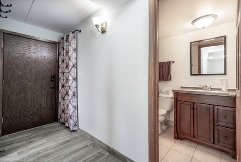 Tiny photo for 915 Graceland Avenue #1C, Des Plaines, IL 60016 (MLS # 12699465)
