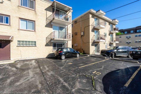 Tiny photo for 915 Graceland Avenue #1C, Des Plaines, IL 60016 (MLS # 12699465)